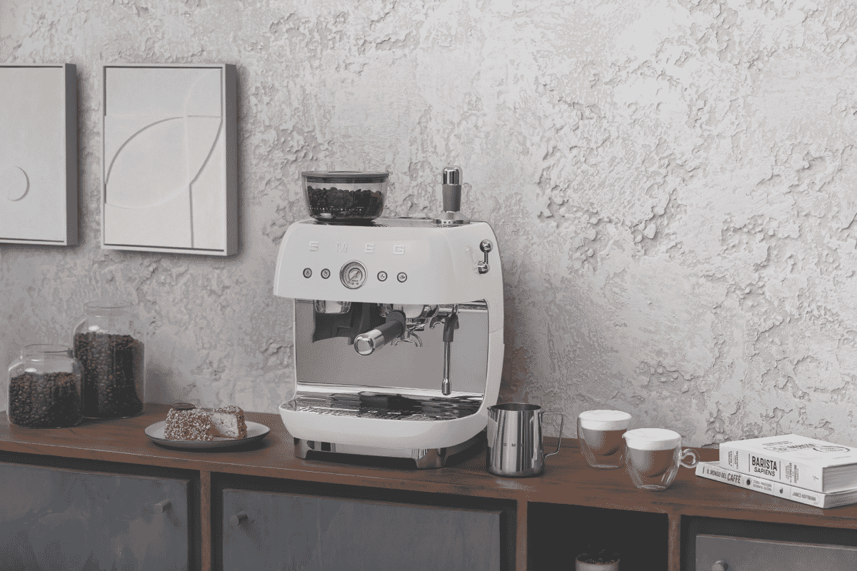 Smeg 50's Style Espresso Machine With Built in Grinder White