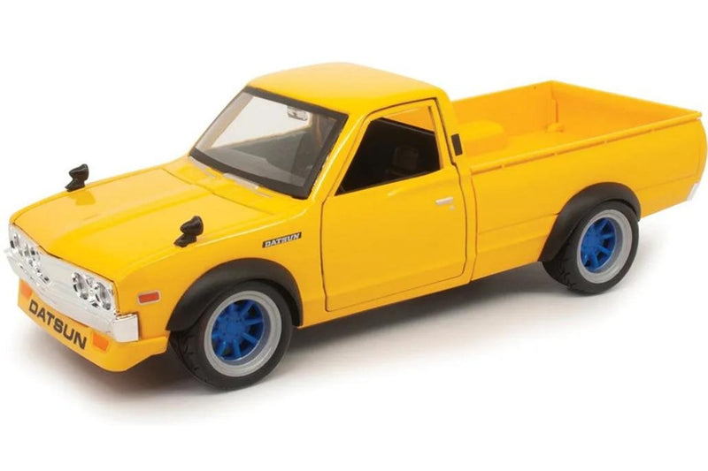 Maisto: 1:24 Diecast Vehicle - 1973 Datsun 620 Pickup (Yellow)