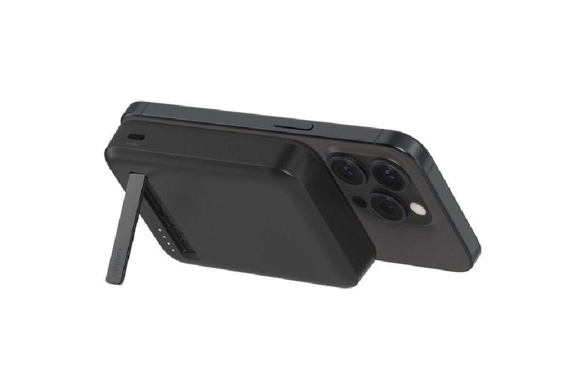 Belkin BoostCharge Qi2 15W 10K Power Bank Wireless Charger, Black(BPD008BTBK) 45cm USB-C to USB-C Cable, 15W Total Power, 4-Port Power Bank