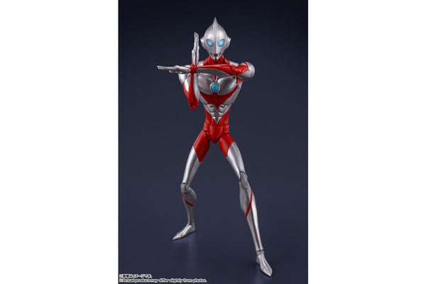 Ultraman: Ultraman & Emi - S.H.Figuarts Figure