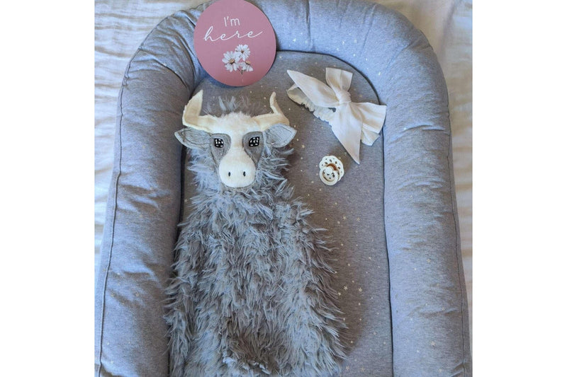 Storytime Buddies: Highland Cow Lovey Comforter
