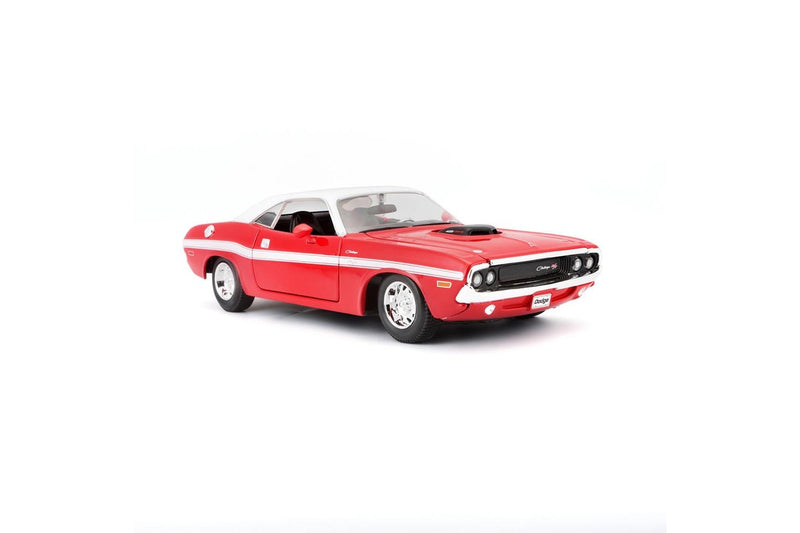 Maisto 1970 Dodge Challenger R T Coupe Diecast Display Model 1:24 Scale 3+