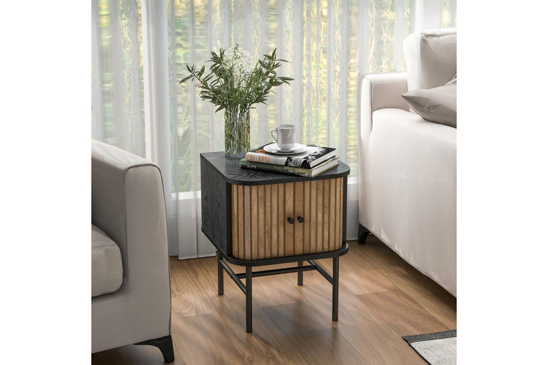 Giantex Modern Nightstand Bedside Storage Table w/Sliding Doors & Metal Legs Floor Side Table Bedroom Living Room Black