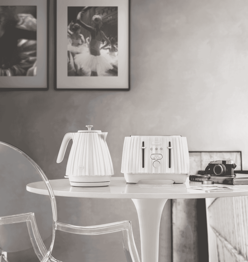 DeLonghi Ballerina Kettle Opaline White