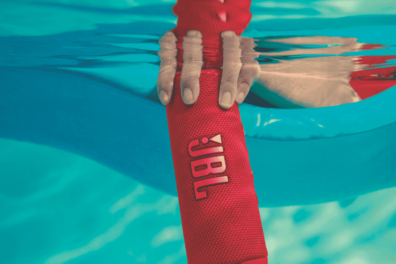 JBL Flip 6 Portable Speaker - Red