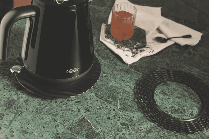 DeLonghi Eclettica 1.7 Litre Kettle Bold Black