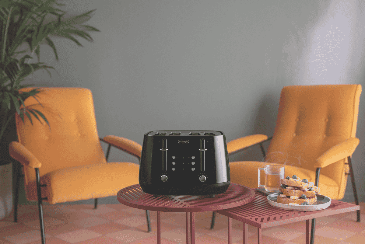 DeLonghi Eclettica 4 Slice Toaster Bold Black