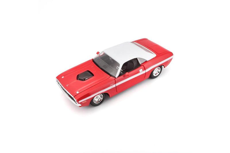 Maisto 1970 Dodge Challenger R T Coupe Diecast Display Model 1:24 Scale 3+
