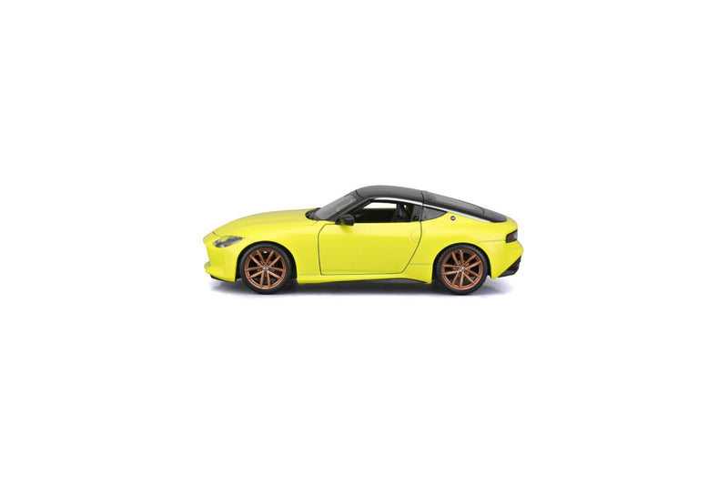 Maisto 1:24 2023 Nissan Z Model Car KidsModel Car Play Toy Yellow 3y+
