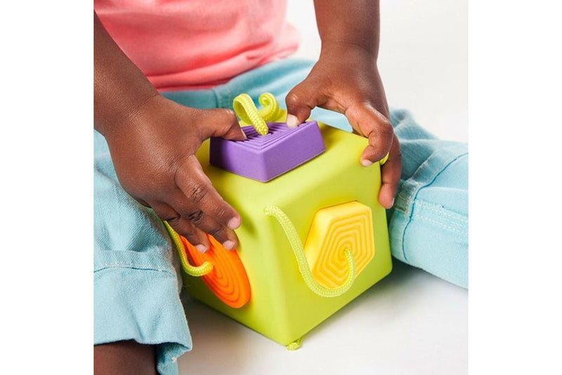 Fat Brain Toys: Oombee Cube