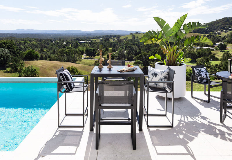 BAYVIEW Outdoor Bar Table