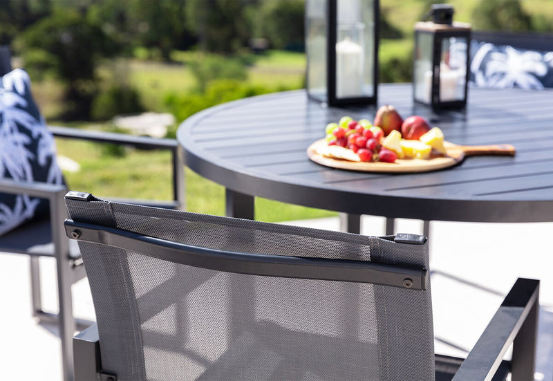 BAYVIEW Outdoor Round Table