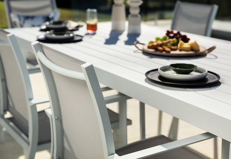 CANTWELL Outdoor Dining Table