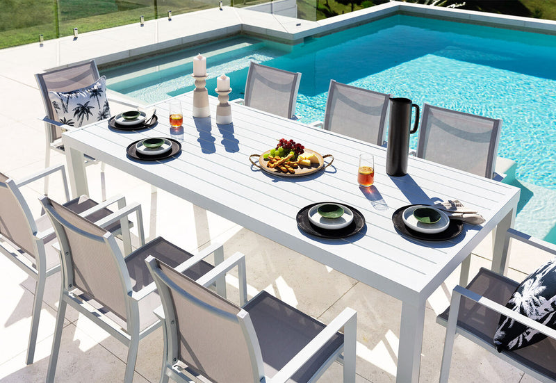 CANTWELL Outdoor Dining Table