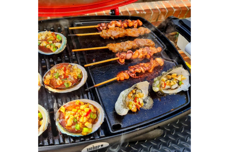 Cast Iron BBQ Half Griddle Plate Replacement Part For Weber Q models Q200 Q220 Q240 Q260 Q2000 Q2200 Q2400 Series Grills Non-stick Cooking Pan 38.5x27cm