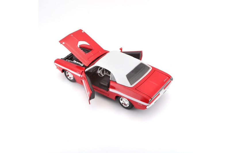 Maisto 1970 Dodge Challenger R T Coupe Diecast Display Model 1:24 Scale 3+