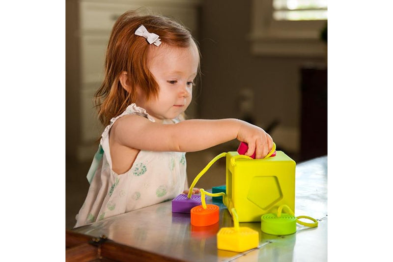 Fat Brain Toys: Oombee Cube