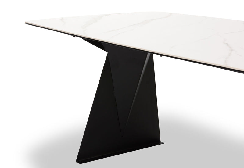 MACKINLEY Dining Table