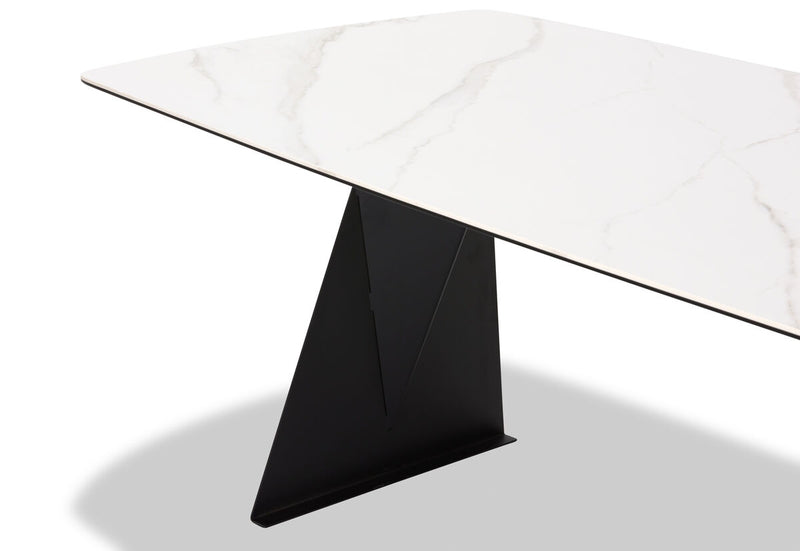 MACKINLEY Dining Table