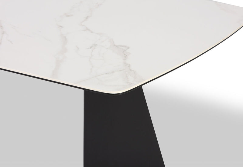 MACKINLEY Dining Table