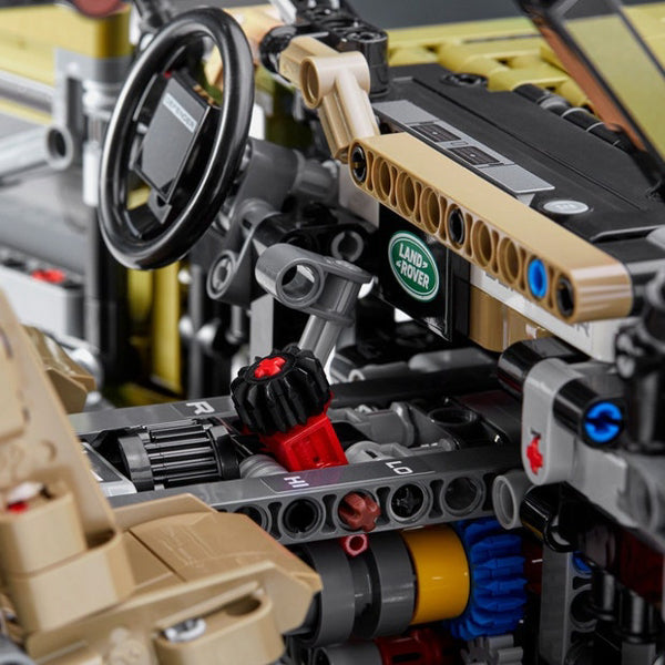 LEGO Technic Land Rover Defender