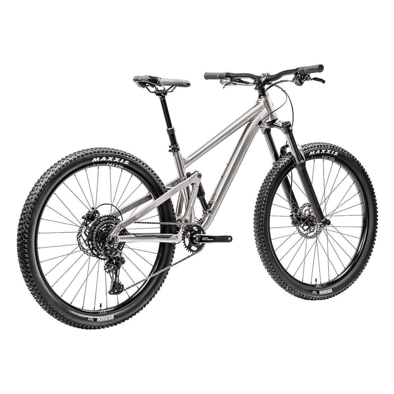 Silverback SE Trail 10 Trail Bike Gloss Moondust Metallic/Matt Black