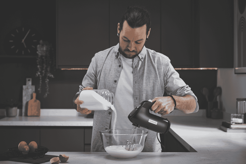 Kenwood 650W Hand Mixer Black