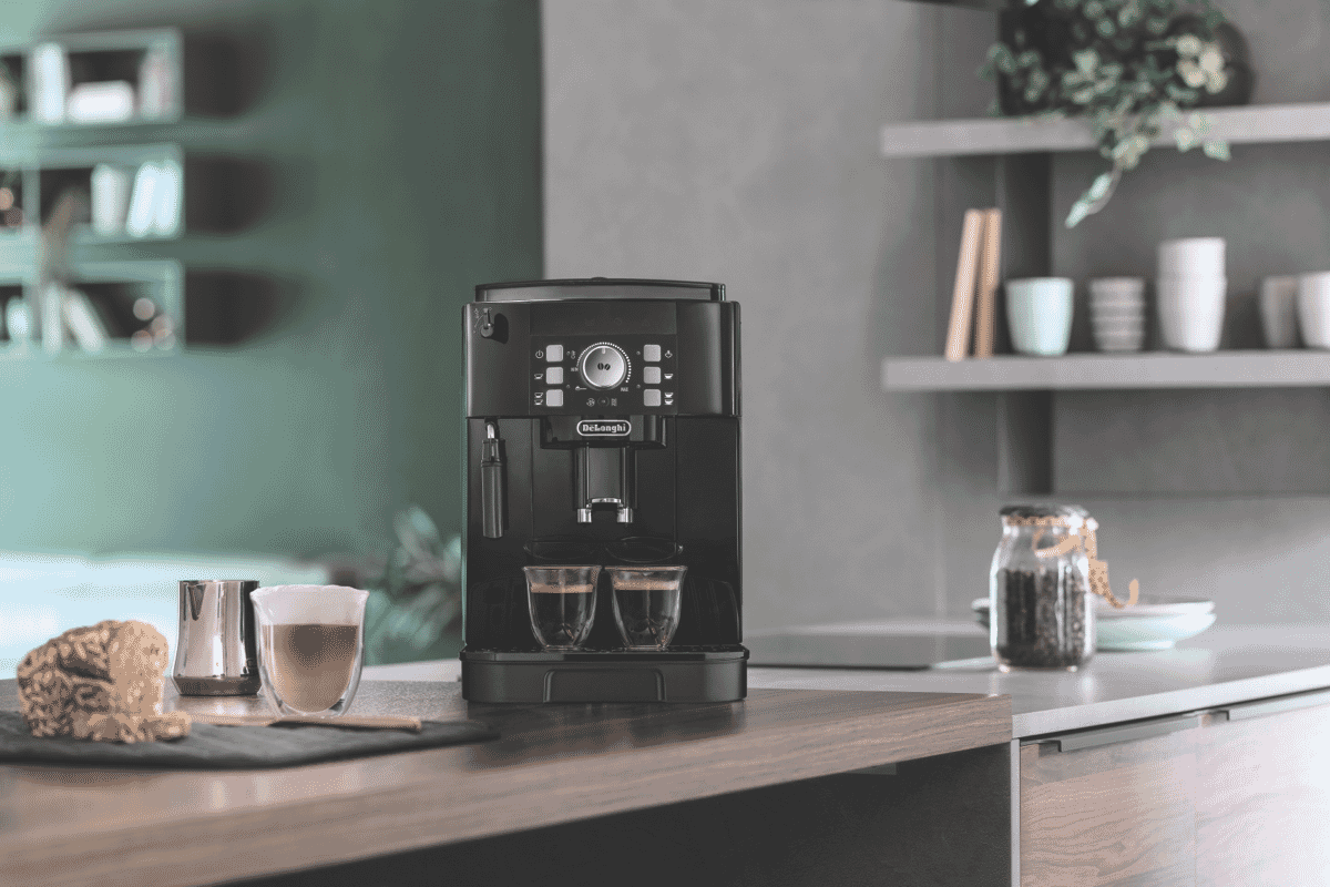 DeLonghi Magnifica Fully Automatic Coffee Machine Black